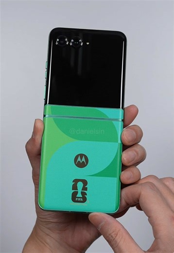 Moto RAZR FIFA World Cup Edition Unboxing