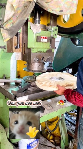 Cloth wheel in production | adjusting clothes