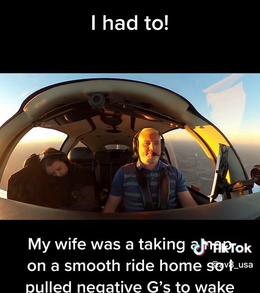 I was bored and wanted someone to talk to! #weightlessness #negativegforce #pilot #aviationlovers #aviationlife #aviationdaily #pilotsoftiktok #lovetofly #avgeek #pilotlife #cirrus