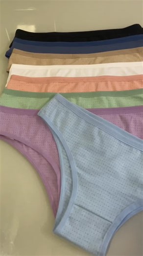 Nana Moda Intima on Instagram: "Conforto e saúde íntima em uma só peça. ✨ ​Apresentamos a Calça Lorena: a queridinha de quem não abre mão do bem-estar. O grande diferencial dela é o tecido em algodão com uma textura especial de microfuros (quase uma telinha!) que permite que a sua pele respire de verdade. 🌬️ ​Por que você vai amar a Lorena? ✅ Pele sequinha: Os furinhos evitam a umidade e aquela sensação desconfortável de assadura. ✅ Toque macio: Elásticos que abraçam sem apertar. ✅ Uso diário: 