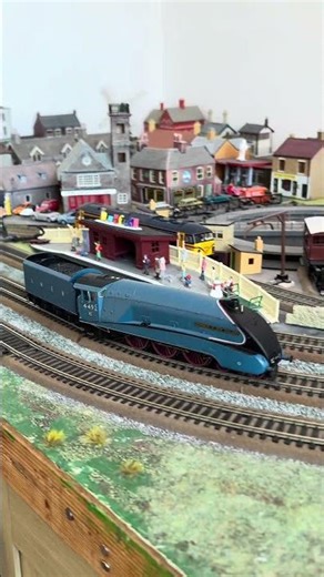 My new hornby LNER A4 class locomotive Dominion of New Zealand 4492 #hornby #00gauge #modelrailway