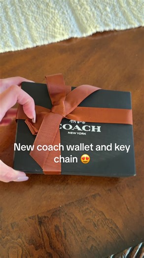 Unboxing My New Coach Wallet and Keychain