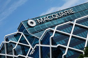 Waddell & Reed Soars on Accord for $1.7 Billion Sale to Macquarie
