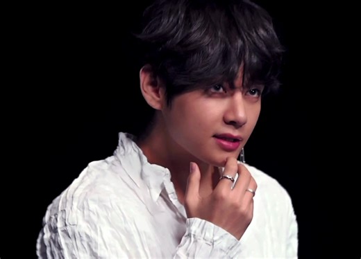 BTS V GIF Edit: A Must-Have Fan Creation