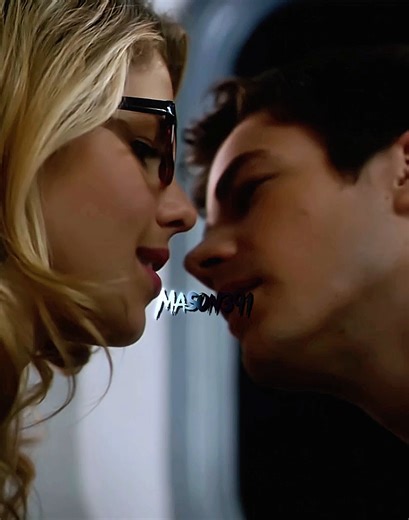Mason391 on Instagram: "Barry Kisses Felicity 🥹 . . . Tags #Theflash #thecw #reverseflash #fyp #justiceleague #dc #hunterzolomon #dcuniverse #zoom #barryallen #movie #marvel #viral #trending #drwells #arrow #grantgustin #trend #dceu #superhero #savitar #4k #reels #tvshow #dccomics #arrowverse #eobardthawne #edit #foryou"