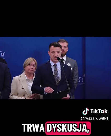 Rząd zamiast dawać przedsiębiorcom więcej przestrzeni do rozwoju, robi dokładnie odwrotnie. Najpierw nowelizacja ustawy o PIP i 360 nowych etatów do kontroli. Potem obowiązkowy KSeF, z którym firmy już dziś muszą się mierzyć. Do tego rozszerzenie SENT na odzież i obuwie, a teraz jeszcze beton. W teorii wszystko ma służyć „uszczelnieniu systemu”. W praktyce oznacza to więcej papierologii, więcej obowiązków, więcej zgłoszeń, więcej ryzyka kar i więcej czasu traconego na biurokrację zamiast na prow