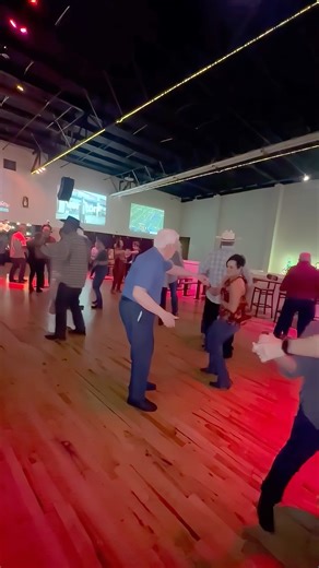 Video by Hettie Guilbeau - Chubby Carrier at Rock ’n’ Bowl on 11/19/23. | Louisiana Dance Videos