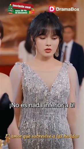 Ver la película completa🔗https://dramabox.onelink.me/dqUm/DRFBWPZM1055137 ⬆️⬆️Haz clic en el enlace para descargar la aplicación Busca el título: “El amor que sobrevive a las heridas” para ver el cortometraje dramático completo⬆️⬆️ 📺Sinopsis:🔥🔥🔥"Hace siete años, Rocío Ortiz le donó un riñón a su primer amor, Leo Franco, quien padecía una enfermedad terminal. Rocío, temiendo convertirse en una carga para él y sintiéndose socialmente incompatible, decidió alejarse con el corazón roto. En secr