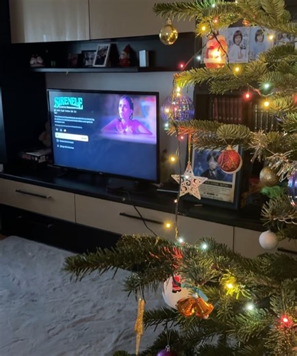 Andra Gogan on Instagram: "Christmas time with family is so precious 🥹 I love these 4 days when we cook together, we open presents, we watch movies and we walk on the little town streets ✨I will always fly from anywhere in the world to my hometown, Buzau, just for these few special days! ✈️ #Christmas #2025 #Family P.S. Some cute photos are from Florida, where had a beautiful amazing time and I felt like home too, 3 days before Christmas 🥹"