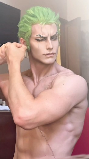 TARYN ☆ タリン・コスプレ on Instagram: ""OMAE!"  - ロロノア・ゾロ The undisputed #KingOfHell , Roronoa Zoro  Give a GPS to this Marimo  (You are welcome) ✨ Guess where's going to get lost Zoro Next?..  . . #ロロノアゾロ #ゾロ #ワンピース #zoro #roronoazoro #onepiece #animeexpo #onepieceanime #zorocosplay #taryncosplay"