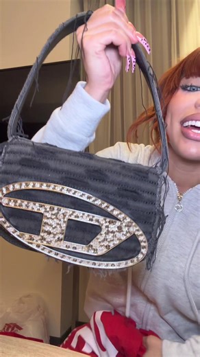 Unboxing Yeri Mua's Fashion Favorites