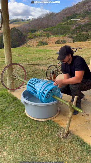 jungle desi jugaad turns bicycle into washing machine 😱🚲.#shorts #actingchallenge #tech