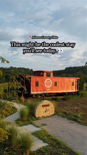 Would you stay in a vintage caboose?! 🚂 📍Hideaway on the Hocking is located near Athens, Ohio and has unique lodging options including 5 different caboose stays, a historic train depot & cozy river retreats! 🚂 Each caboose is thoughtfully designed and perfect for couples or small families. Traveling with a bigger crew? You can book multiple cabooses together for family gatherings or friend getaways. 🐦 Explore over 400 acres of farmland including nature trails, hideouts, a seasonal U-pick gar
