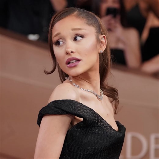 Ariana Grande's Golden Globes Performance Highlights