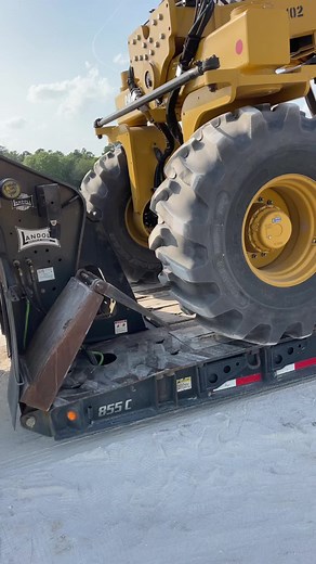 It took me way too long to get this ho loaded up 🥵🥵🥵 #florida #lowbedshit #gfym