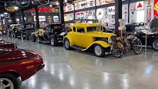Barry's Car Barn - Automotive Museum Guide