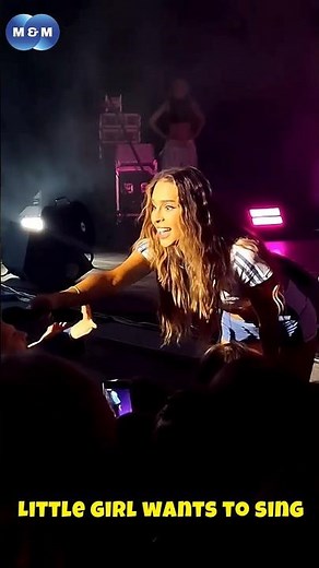 She gave the mic to a fan… and this happened 🇵🇱 (Blanka - If U Want Me)