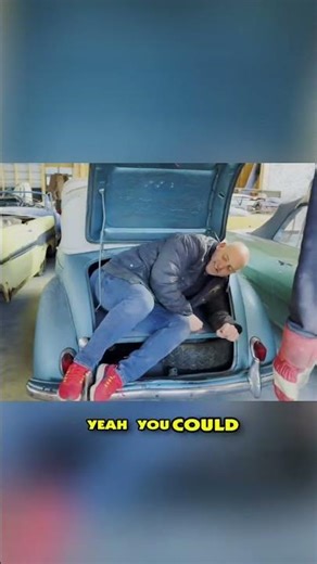 Would you trust Mike not to close the lid? 😂 👇 Tell us in the comments