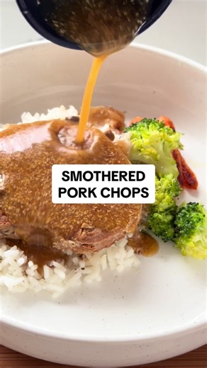 🤎 Smothered Pork Chops (Crockpot, No Canned Soup) Ingredients: 4 bone-in pork loin chops 1½ tsp kosher salt 1 tsp black pepper 1 tsp garlic powder 1 tsp onion powder 1 tsp paprika 1 large yellow onion, sliced 8 oz mushrooms 3 cloves garlic 2 cups beef broth 1 tbsp Worcestershire 1 tsp soy sauce 1 tsp beef bouillon 1½ tsp fresh thyme ½ tsp oregano ½ tsp ground mustard ½ cup half and half For gravy: 3 tbsp cornstarch 3 tbsp cold water Cook LOW 6–7 hours 🔥 Shred. Thicken 30 mins on HIGH. #Smother