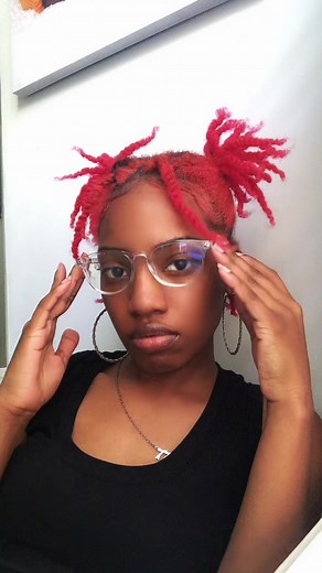 It’s giving sexy librarian idk why 🤤