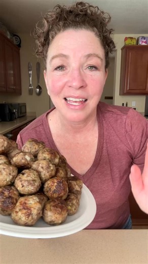 1.1M views · 18K reactions | The absolute best Italian meatballs! https://bellyfull.net/classic-meatballs/ | Belly Full | Facebook