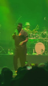 La Saian Supa Celebration pasó en Chile y como siempre explotaron el escenario con todos los himnos del grupo francés 🔥 Celebramos 25 años de #KLR en una noche épica para recordar 😮‍💨 ¿Estuviste presente? ¡Big up! #SSC4EVER | Siempre Vivo Reggae