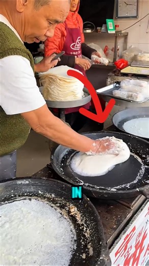 How Spring Roll Wrappers Are Made in China 😲