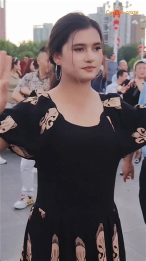 China's Most Beautiful Dance 😍 Xinjiang Culture | Culture Craze #shorts