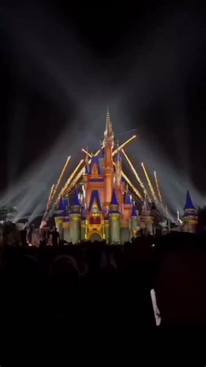 10K views · 187 reactions | Ever wish you could watch Disney fireworks right from your couch? ️ ✨ The Wait Time Signs device literally makes it happen ❤️‍ Such a magical holiday gift for your Disney besties  Grab it at waitsigns.com  #disneyparks #waltdisneyworld #disney #disneyworld #wdw | WDW News Today | Facebook
