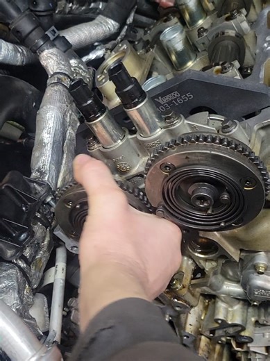 Welcome to Ford 3.5l cam phaser failure causing rattle on startup #tech #ford #fail #mechanic