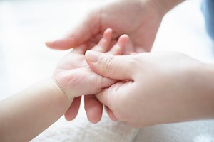 国際結婚・ハーフの赤ちゃんの出生届はどうする？提出方法や書き方！ [国際結婚] All About