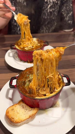 新宿の溶岩パスタとカルボナーラの魅力