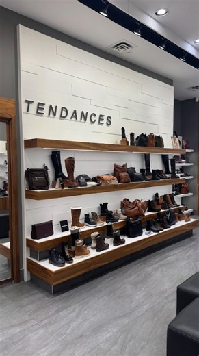 L’automne = LA saison parfaite pour renouveler ta collection de chaussures! 🍂👢 On est allés faire un tour chez notre détaillant Bopied & Tendances Chaussures, et disons qu’il y a de quoi tomber sous le charme. 👀 Passe voir leurs nouveautés en boutique — c’est impossible de repartir les mains (et les pieds!) vides! 📍 Entrée 5 - Fall = THE perfect season to update your shoe collection! 🍂👢 We stopped by our retailer Tendances Chaussures, and let's just say there's plenty to fall in love with.