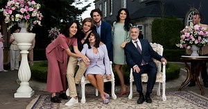 12 Spanish Language Series Everyone Will Be Bingeing On Netflix