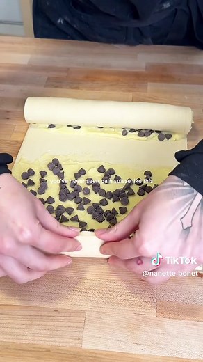Delicious Cross Laminated Croissant Recipe with Twist