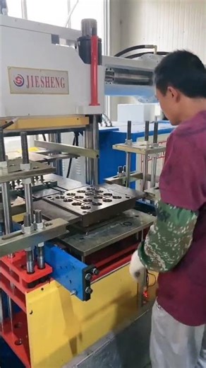 Rubber Injection Molding Machine# #madeinchina#rubberproducts #rubbermachinery #sourcefactory