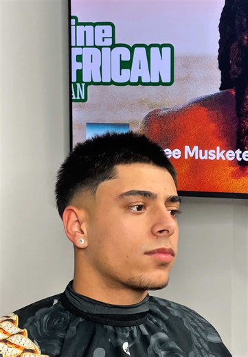Was the Buzzcut the move? If your looking for a barber in the greater Toronto area book through the link in my bio to secure your spot🌱🙌🏽 - #fyp #haircut #toronto #vaughan #buzzcut