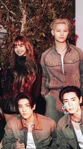 ลิซ่าและน้องไนกี้: คู่หูสายแดนซ์ที่ Coachella 2025