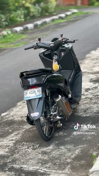 Nmax Bali: Old Model with R17 Style