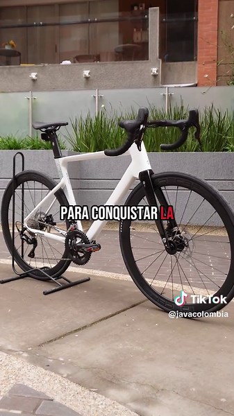 Java Siluro 6 Top: Bicicleta para Velocidad y Estilo