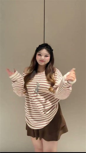 Flatter Your Curves: The Ultimate Plus-Size Off-the-Shoulder Top