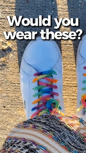 Make your sneekers colorful with crochet shoelaces! #crochet #crochettutorial #handmade #shoelaces
