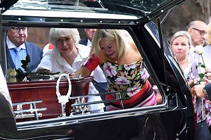 Kerri-Anne Kennerly farewells her beloved John in heartbreaking scenes | WHO