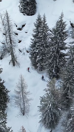 🇬🇧 There are routes you can’t find on any map 🧭 ⠀ You create them by yourself, in the white space that opens up before you. Every climb expresses your desire to explore; every descent is a signature that only you can leave. ⠀ Forget about the stopwatch and pursue a true adventure. Dive in the white with our new skimo touring collection. ⠀ SKIMO TOURING MEN’S: https://www.karpos-outdoor.com/Uomo/Collezioni/Skimo-Touring/c/Man-Col-Tou SKIMO TOURING WOMEN’S: https://www.karpos-outdoor.com/Donna/