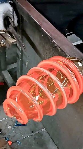 Beautiful glass blowing. | Machine Hunter