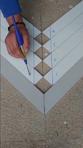 Splicing of irregular tile strips