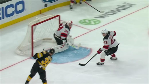Geekie buries one-timer for lead