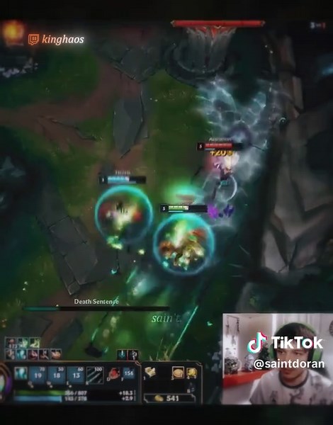 Thresh Carrying in League of Legends Gameplay