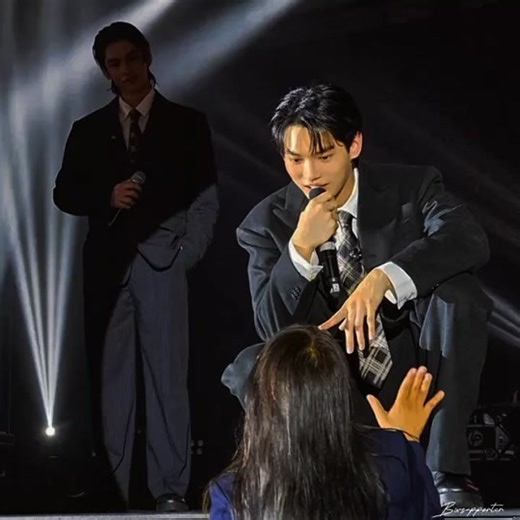 Exploring the Great Wall of Vachirawit with Win Metawin and Bright