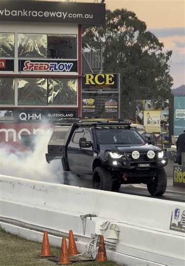 Exciting Drag Racing Action at Willowbank Raceway